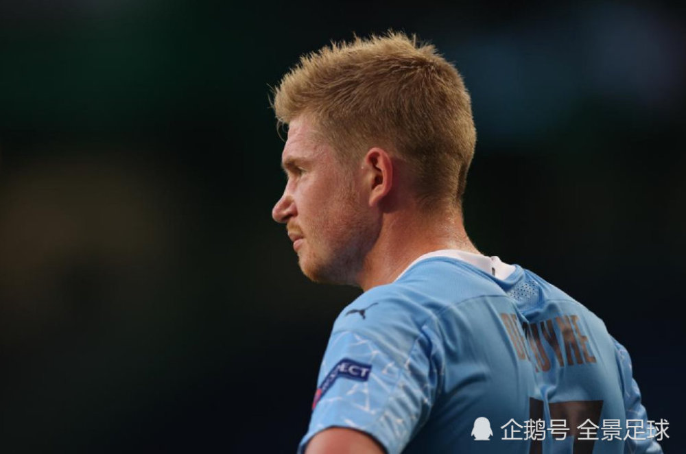 雨一直下，气氛不算融洽！这次比赛为什么不带徐杰呢？