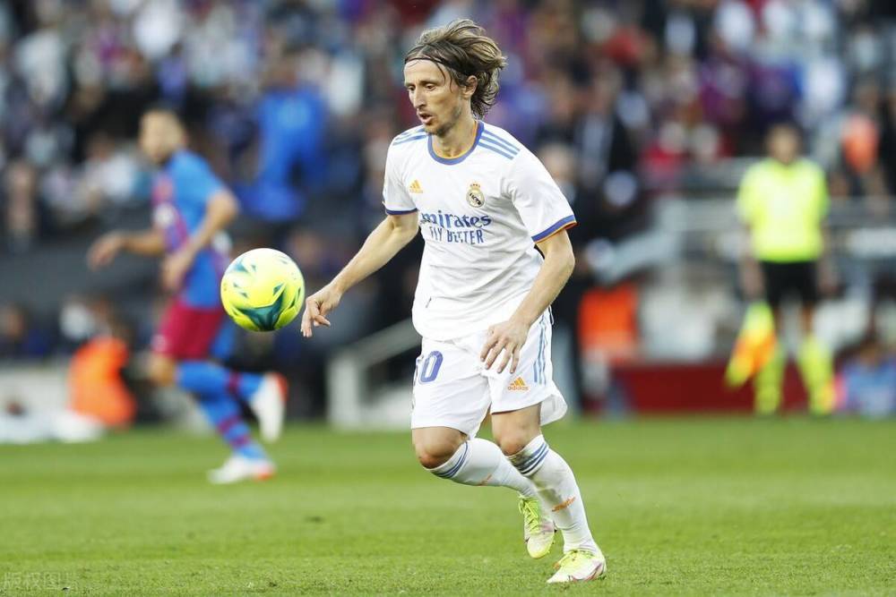 里夫斯17罚15中狂砍36分8助攻，湖人铩羽凯尔特人背靠背鏖战惨败