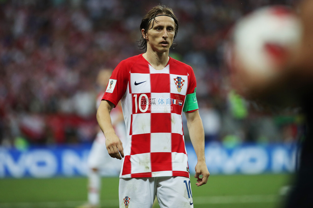 德天空：皇马有意法鹰后卫布朗，近期已派球探考察球员